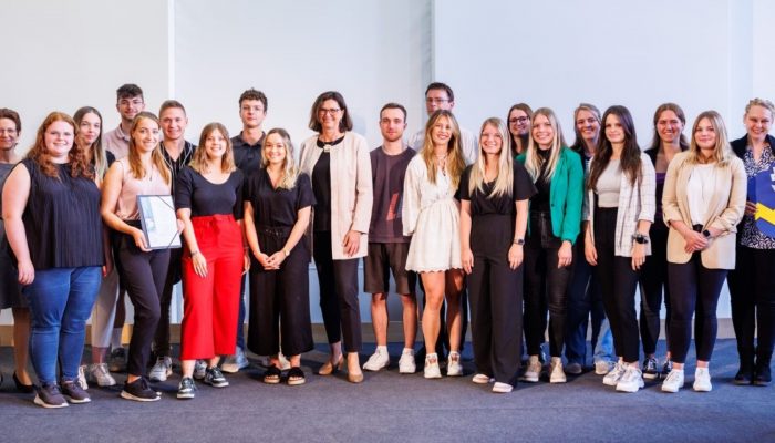 Die FOSBOS Scheyern gewinnt den Schülerlandeswettbewerb „Erinnerungszeichen“